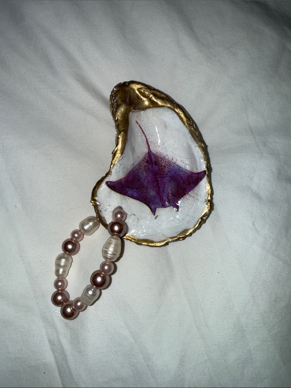 Handcrafted Purple Stingray Resin Oyster Shell Ornament with Beads